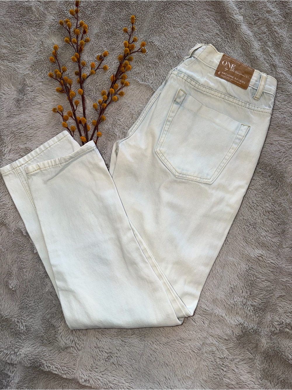 One Teaspoon Cream Straight-Leg High-Rise Jeans
